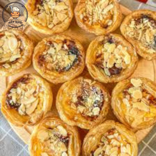 Bánh tart trứng hạnh nhân